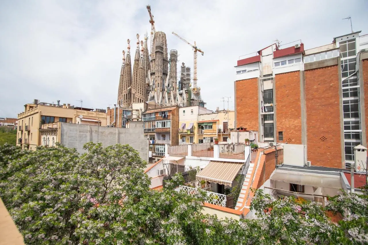 31Mai1043 - Sunny Home Terrace Sagrada Familia 巴塞罗那 西班牙